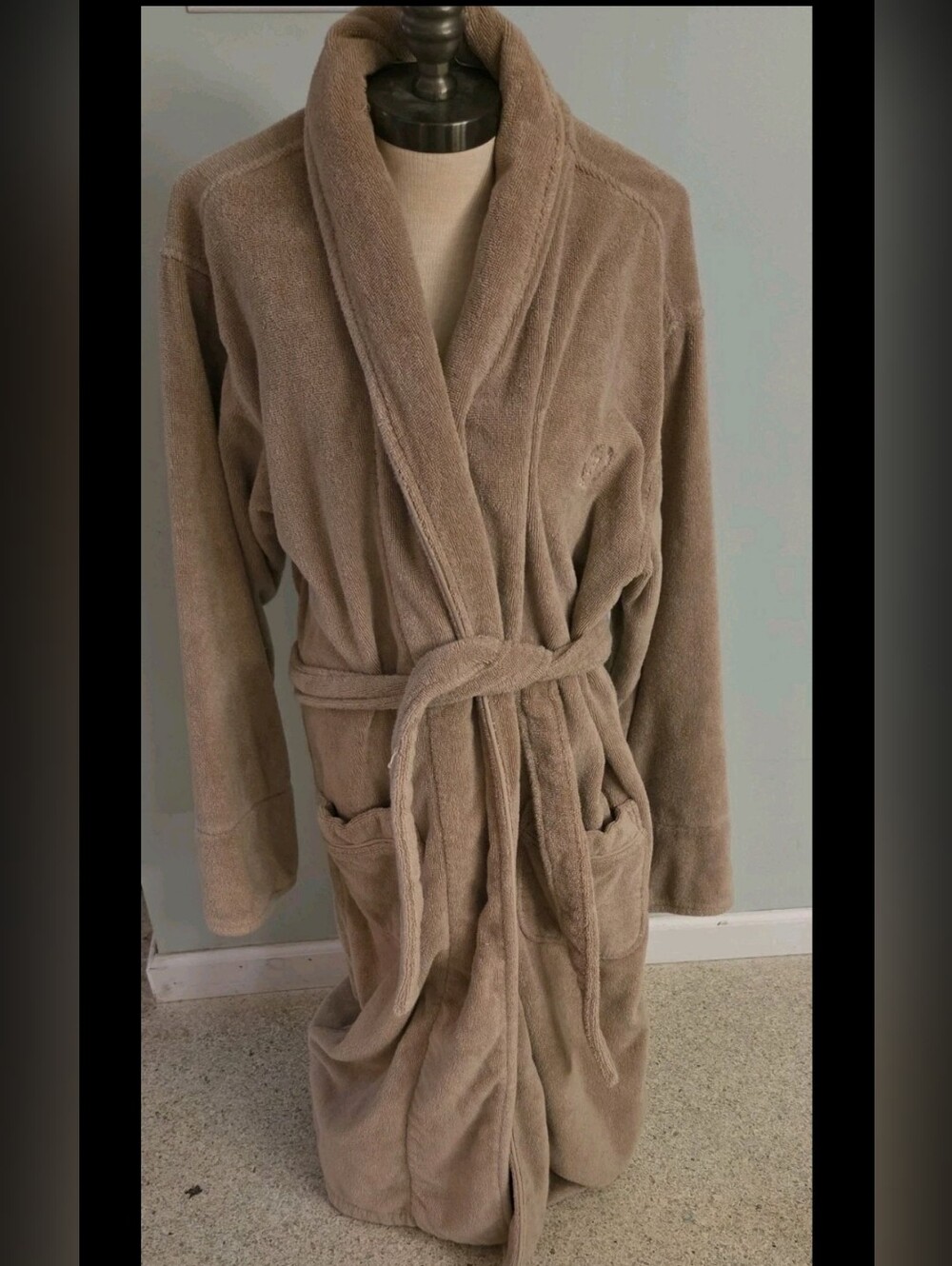Pottery Barn Terry Robe tan Shawl Collar Unisex Size Medium 100% Cotton